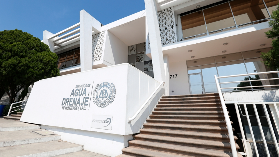 Samuel García cesa a funcionario de AyD por corrupción