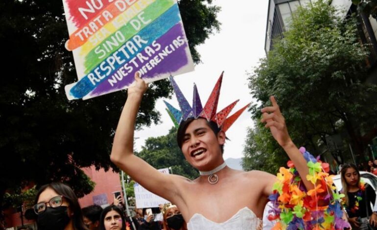 Buscan proteger a comunidad LGBTIQ+ de discriminación de funcionarios