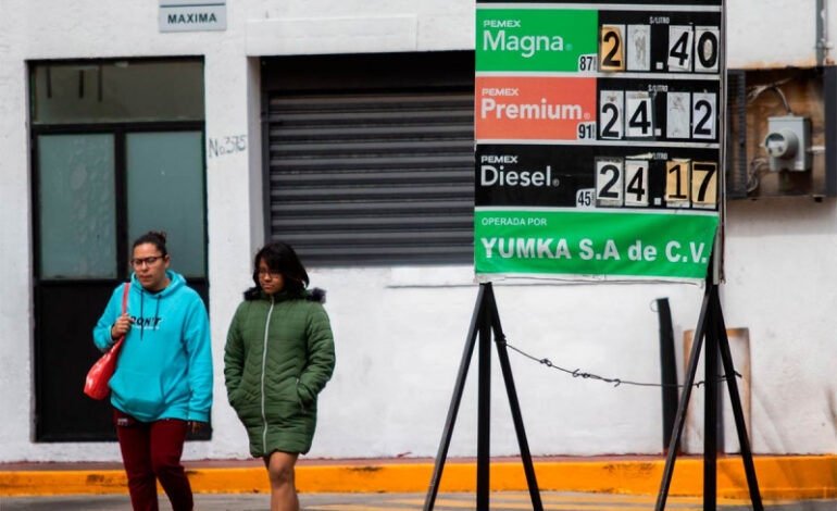 López Obrador pide a Profeco hablar con Valero por abusos en precios de combustible