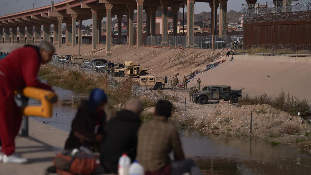 Funcionarios de inmigración de México y EU se reúnen en El Paso, previo a la visita de Biden