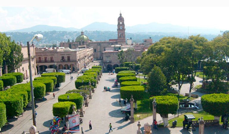 Niño se pierde en calles del centro de Morelia; logran reencontrarlo con sus padres