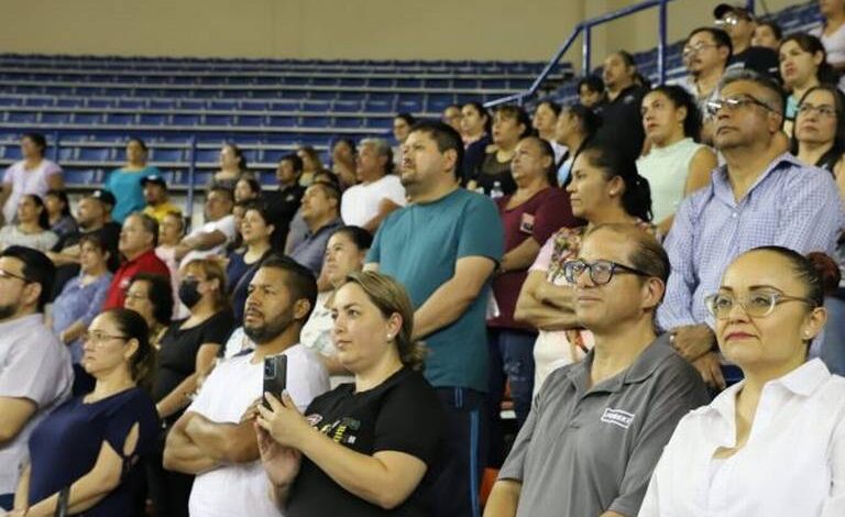 Rector de la UACJ recibe a padres de familia de alumnos de nuevo ingreso