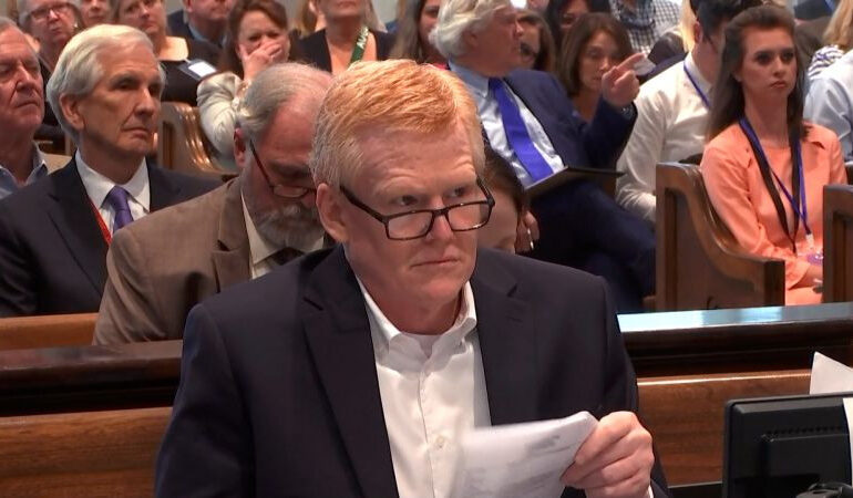 Sentencian a cadena perpetua a abogado estadounidense por matar a su familia