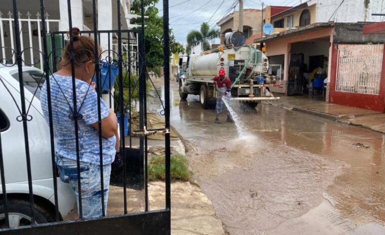 Tormenta en Mazatlán afectó establecimientos: comerciantes