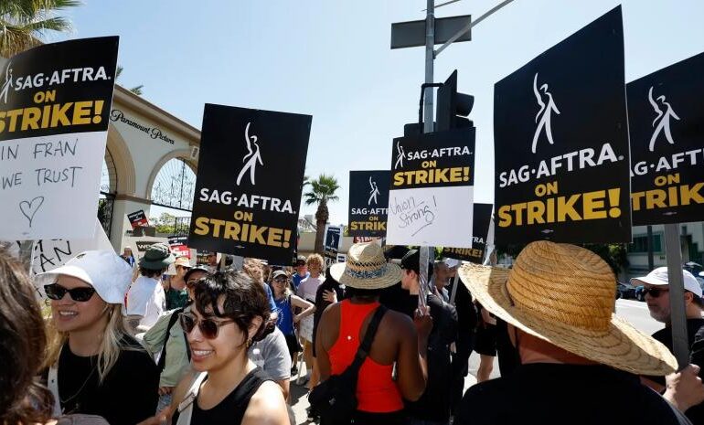 Los sindicatos de Hollywood piden a los estudios que vuelvan a negociar con los actores