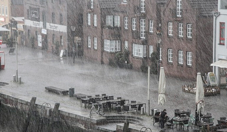 Tres personas pierden la vida tras paso de tormenta “Babet” por Reino Unido