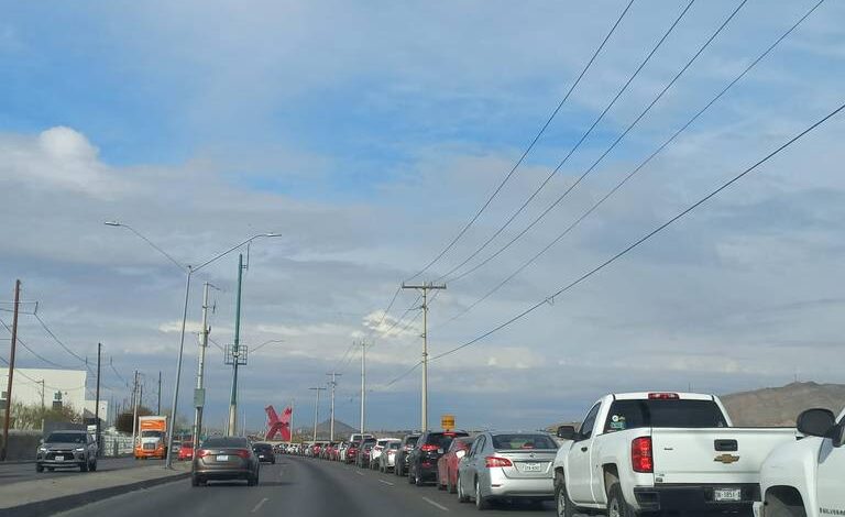 ¡Toma precaución! Se registran filas de hasta tres horas para cruzar a El Paso