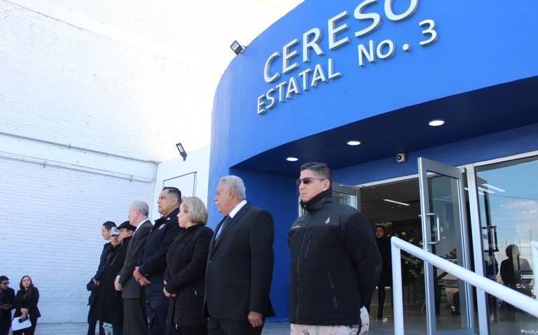 Homenajean con placa a custodios del Cereso 3 caídos en fuga y motín del 2023