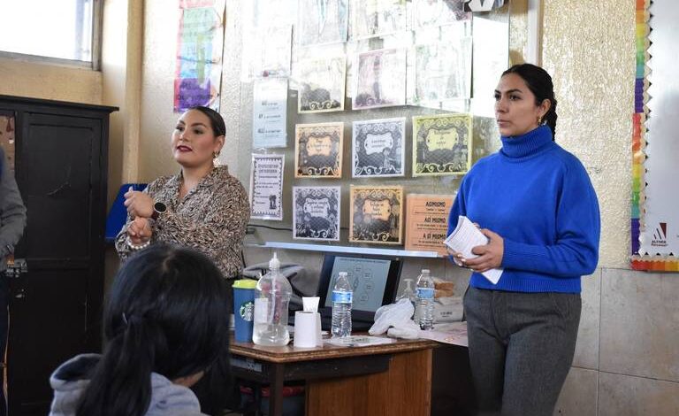 IMM acude a escuelas para dar charlas contra violencia de género