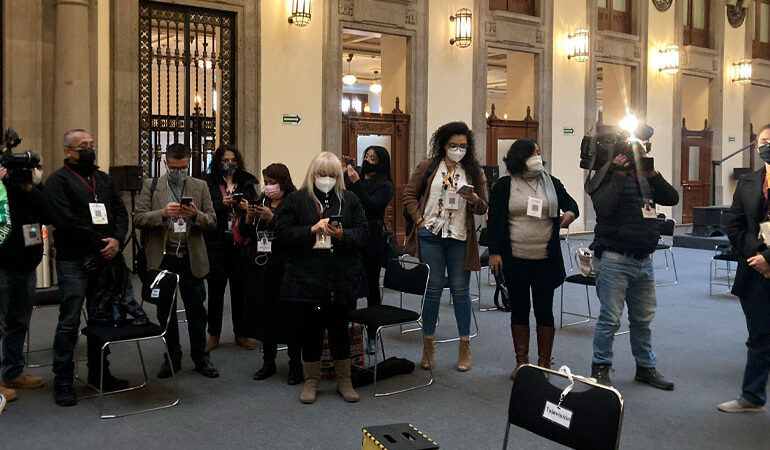 INAI llama a periodistas a denunciar ante presunta filtración de datos