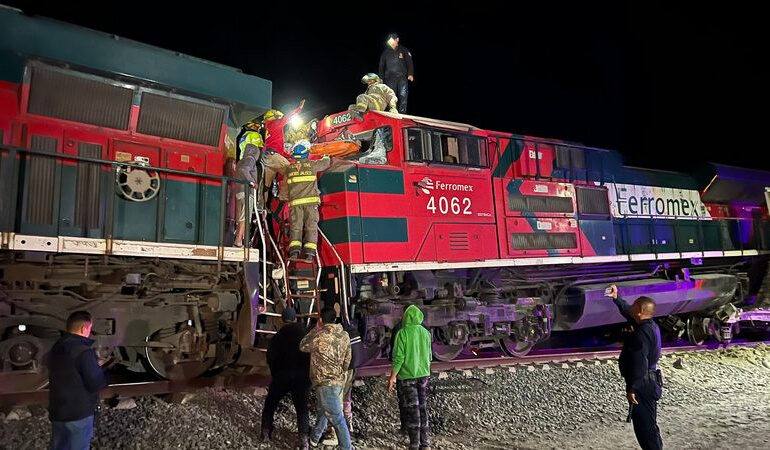 Chocan de frente dos trenes en Cofradía del Rosario, Jalisco; hay al menos 7 lesionados