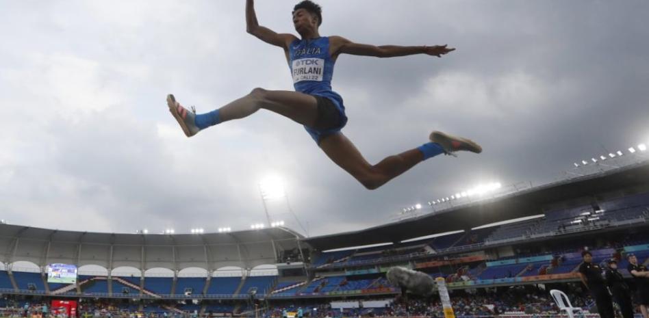 Mattia Furlani logra nuevo récord mundial Sub-20 en salto largo
