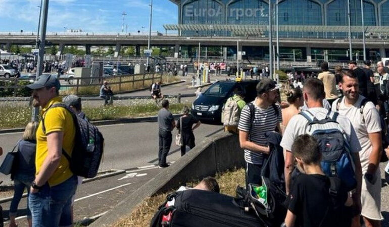 Evacúan aeropuerto de Basilea-Mulhouse por alerta de bomba a horas de la inauguración de París 2024