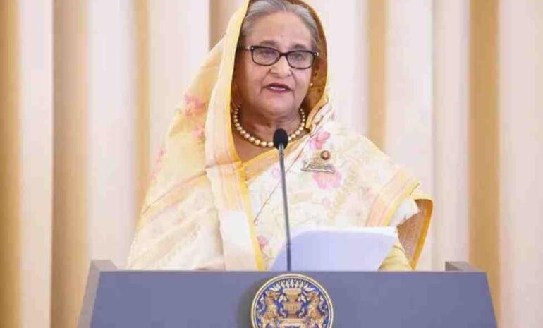 Protestas en Bangladesh obligan a exilio a la India de la Primera Ministra