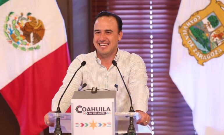 Manolo Jiménez logra acuerdos claves con Greg Abbott durante su visita a Texas