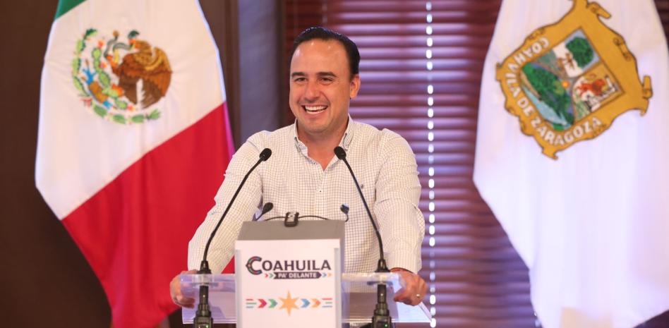 Manolo Jiménez logra acuerdos claves con Greg Abbott durante su visita a Texas