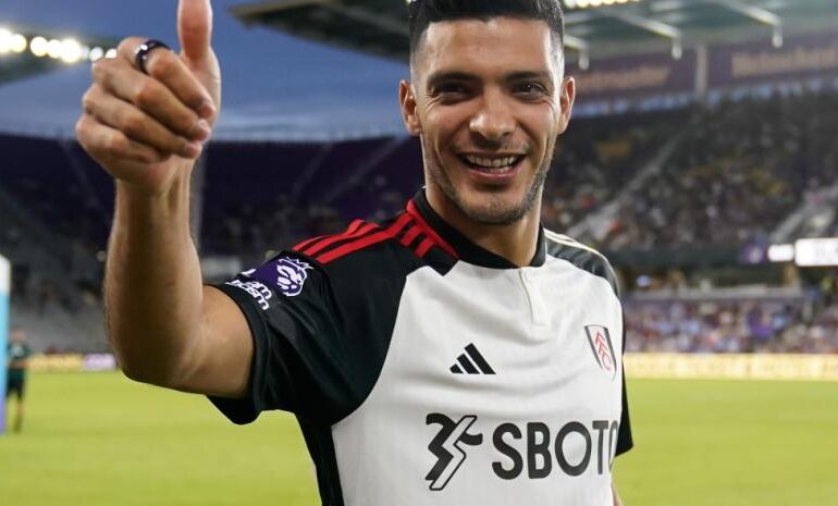 Raúl Jiménez anota su primer gol de la temporada con el Fulham