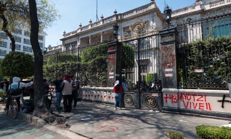 Por falta de pago suspenden servicio de teléfono e internet a la Segob