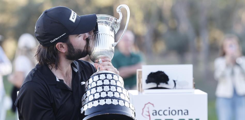 Hidalgo aguanta la presión y derrota en el segundo hoyo de desempate a Rahm