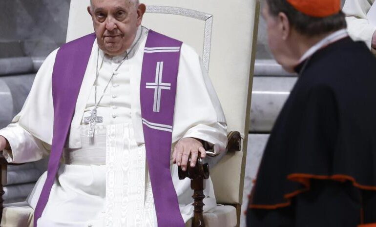 El papa pide perdón y expresa vergüenza por los abusos sexuales dentro de la Iglesia