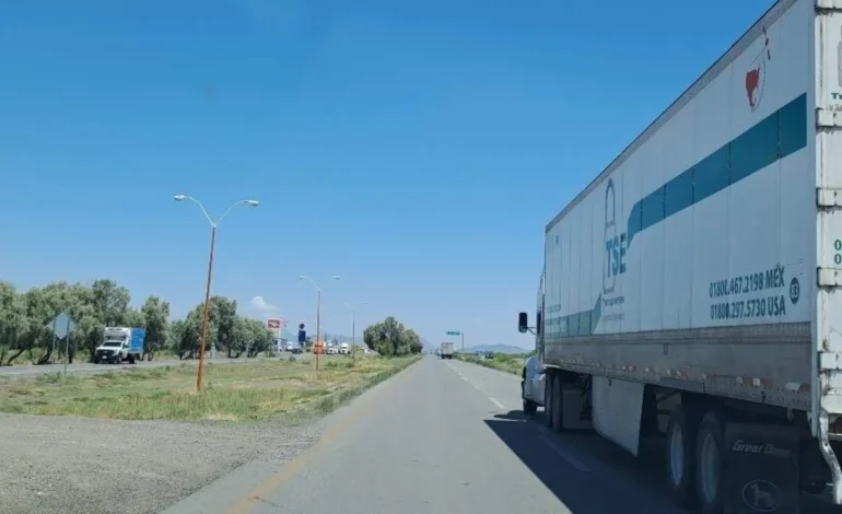 Resienten viajeros y choferes de carga aumento en casetas de peaje