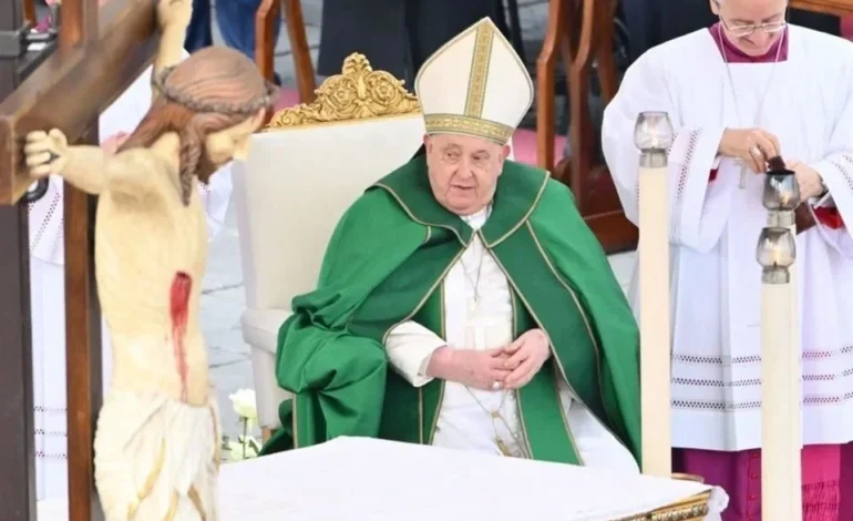 Chocan por migrantes Papa Francisco y Casa Blanca