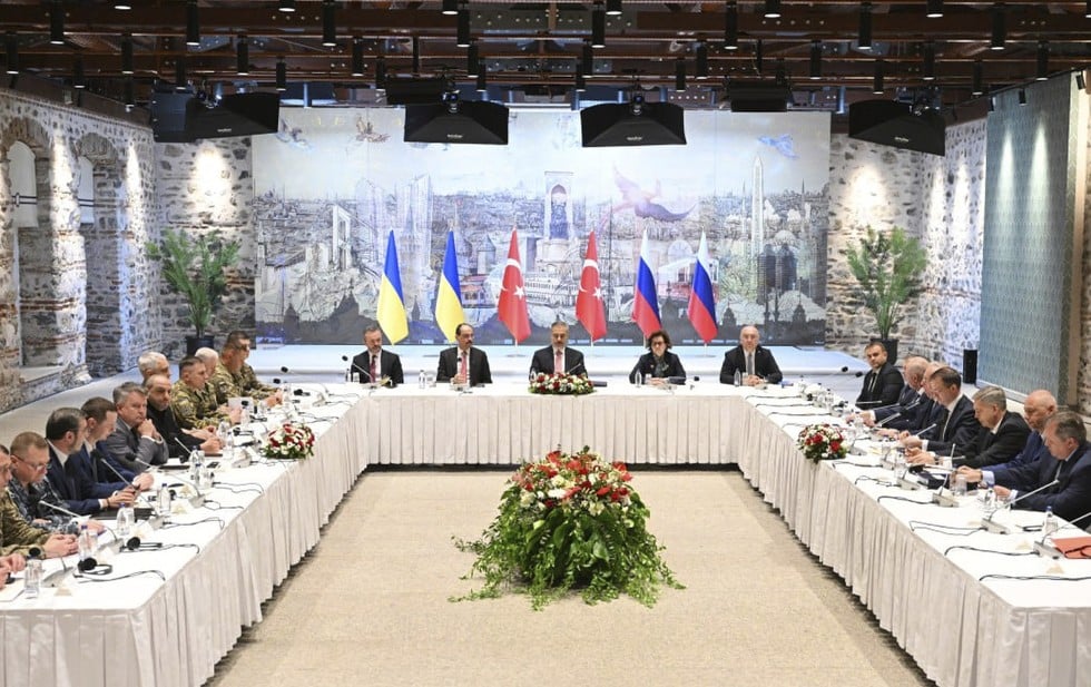 Pactan Rusia y Ucrania canje de mil prisioneros