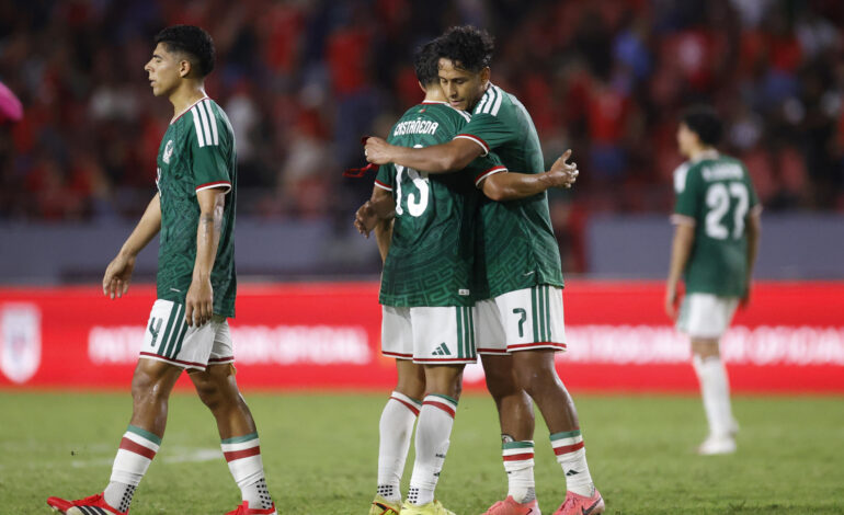 "La Confrontación Sudamericana: Bolivianos y Mexicanos se Medirán en la Cancha para Decidir quiénes Son los Reyes del Fútbol Continental"