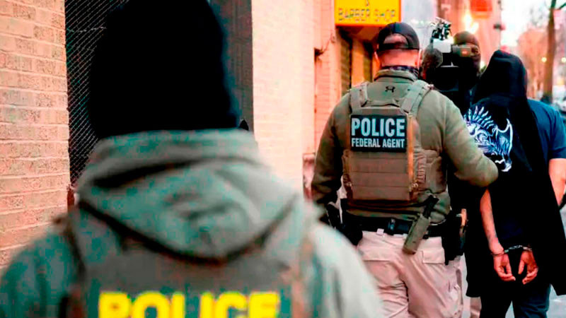 Periodista colombiana es detenida por autoridades migratorias en operativo sorpresa